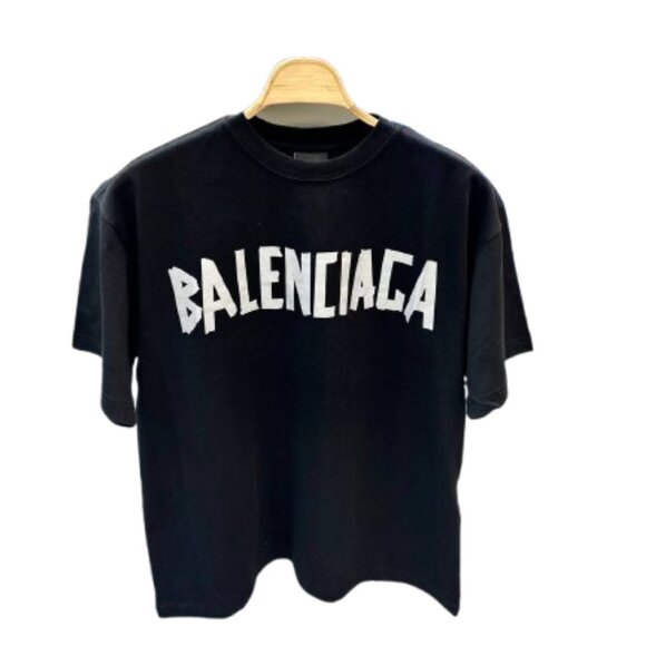 BALENCIAGA XXL TSHIRT NWT BLACK AND WHITE - Picture 1 of 3